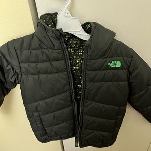 Little boys size XS 5-6 The Northface Reversible jacket